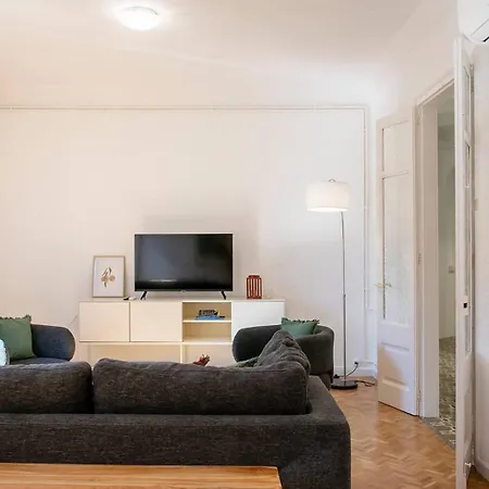 Cycle Haven In Center Apartman *