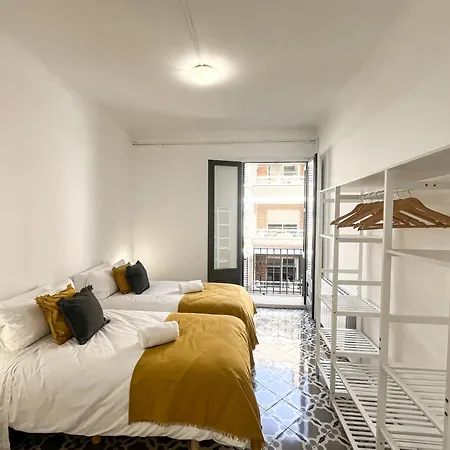 Cycle Haven In Center Χιρόνα